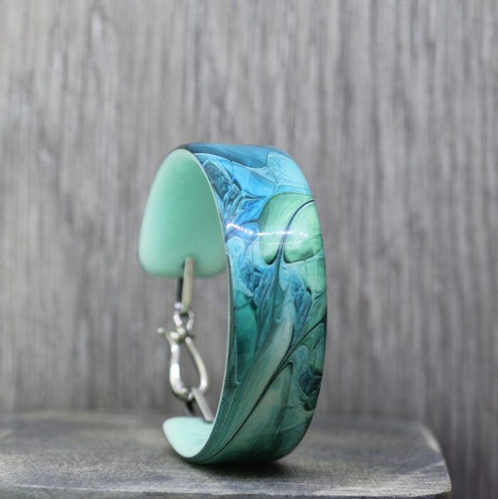 Sweet Pea Resin Bangle